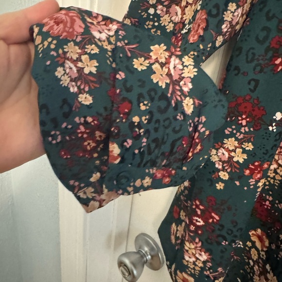 Torrid Floral Animal Print Pleat Front Placket Blouse Top - Picture 5 of 7